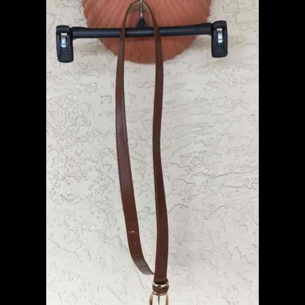 Leather belt.